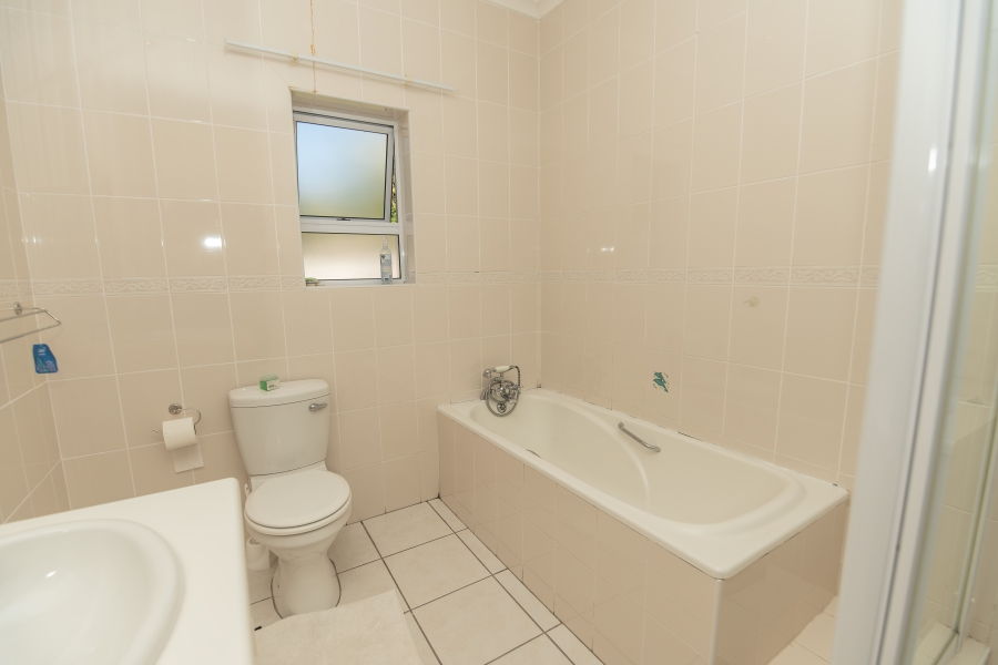 4 Bedroom Property for Sale in Summerstrand Eastern Cape